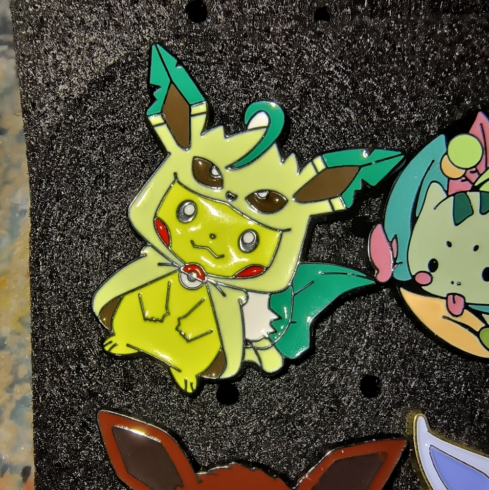 Pokemon Lime Green Pikachu Costume Enamel Pin - Picture 1 of 1
